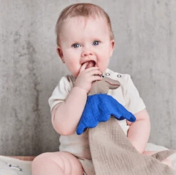 OYOY Cuddle Cloth - Hunsi Dog -Liewood Store Frame3 2024 02 27T140443.453